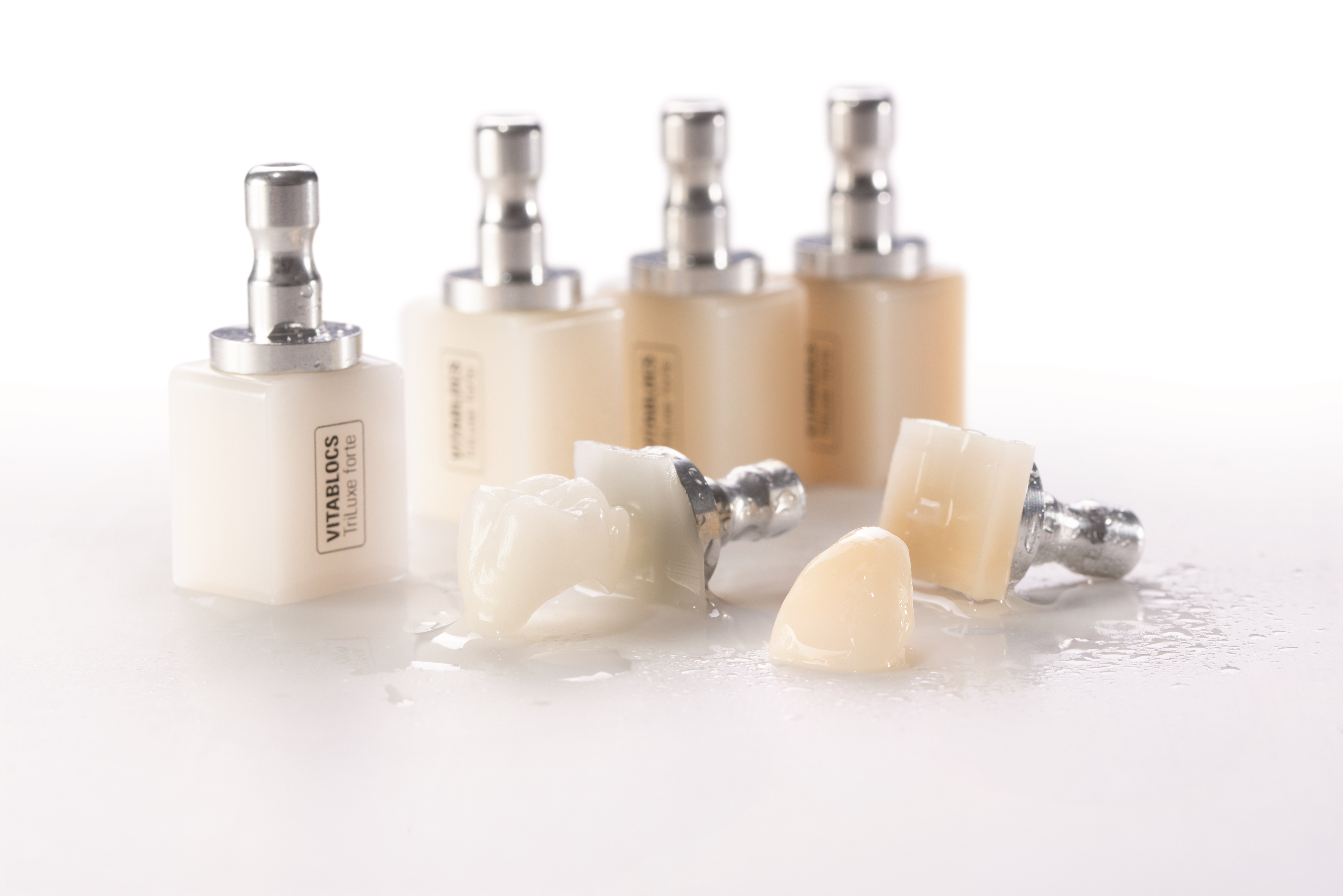 Fig. 1: VITABLOCS TriLuxe forte makes efficient CAD/CAM restorations possible with impressive results.